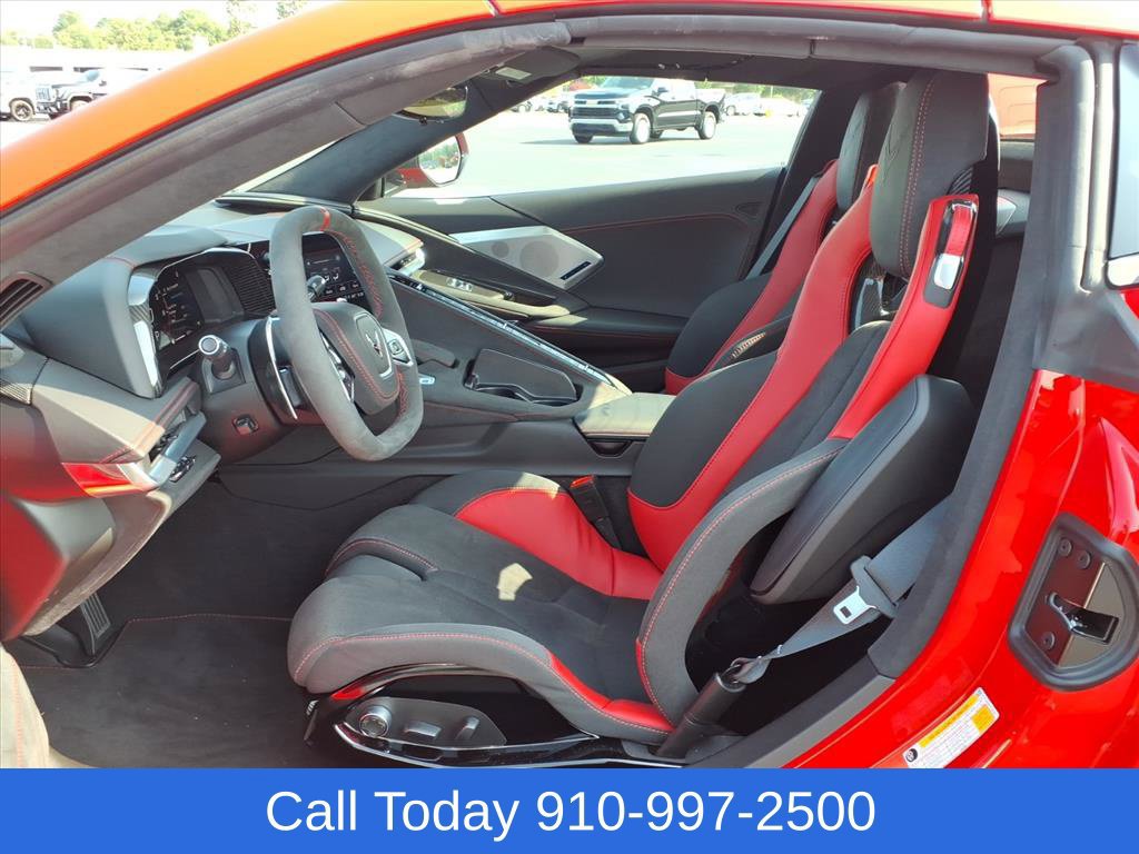 Used 2023 Chevrolet Corvette Stingray Premium Conv w/ Z51 Performance Package RWD image 9