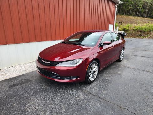 Used 2015 Chrysler 200 S FWD image 3