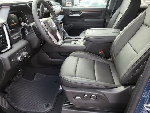 New 2026 GMC Sierra 2500 Denali w/ Denali Reserve Package image 7