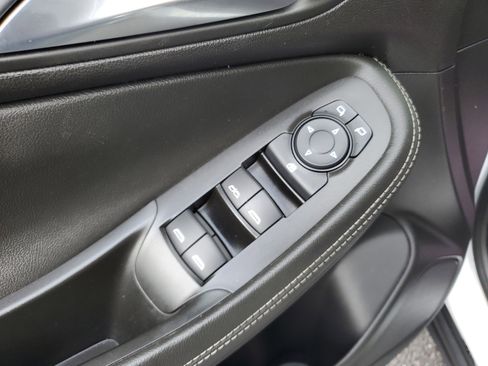 Used 2025 Buick Encore GX Preferred image 18