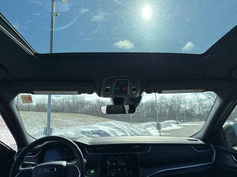 New 2025 Jeep Grand Cherokee Altitude AWD/4WD image 27