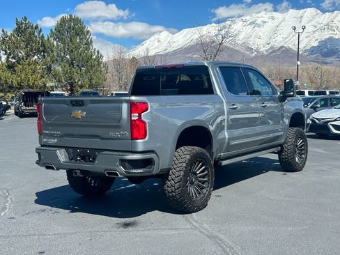 Used 2024 Chevrolet Silverado 1500 High Country w/ High Country Premium Package AWD/4WD image 3