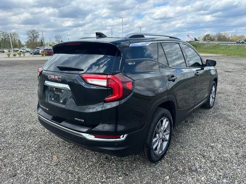 Used 2022 GMC Terrain SLT w/ GMC Pro Grade Package AWD/4WD image 6