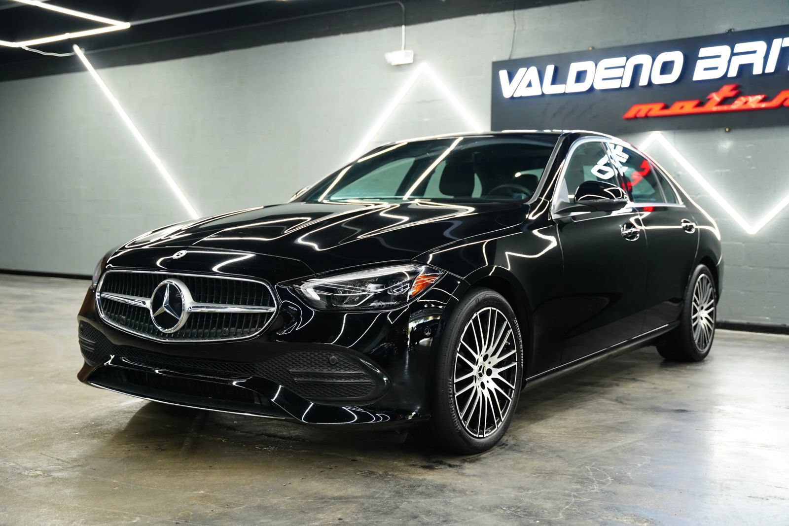 Used 2024 Mercedes-Benz C 300 4MATIC Sedan image 9