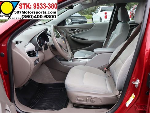 Used 2017 Chevrolet Malibu LT FWD image 13