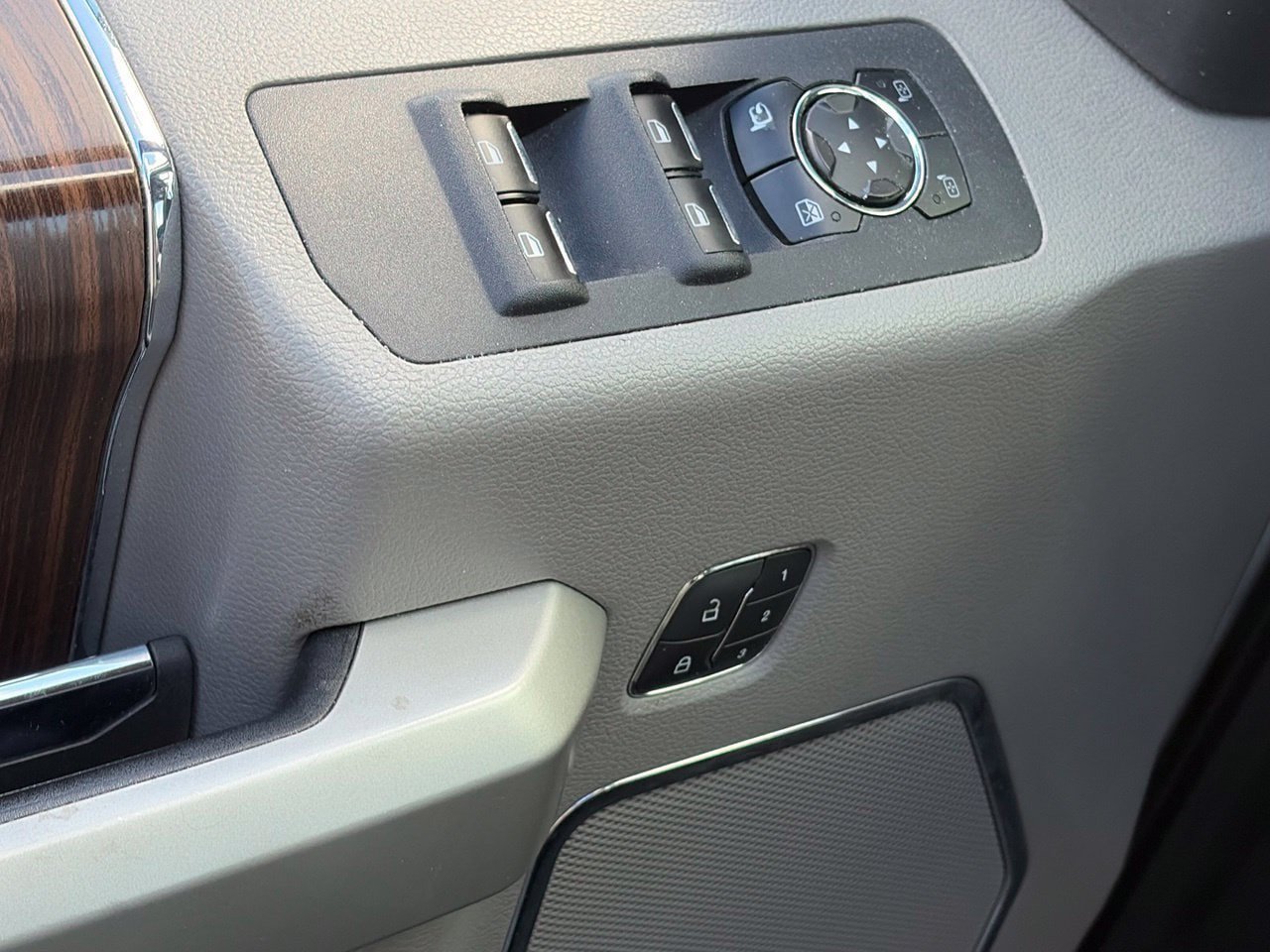 Used 2016 Ford F150 Lariat RWD image 6