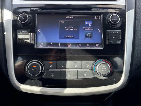 Used 2018 Nissan Altima 2.5 SR w/ SR Midnight Edition image 16