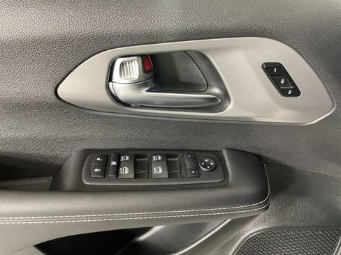 New 2026 Chrysler Pacifica Select FWD image 20