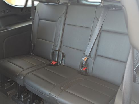 Used 2021 Chevrolet Suburban Z71 image 20