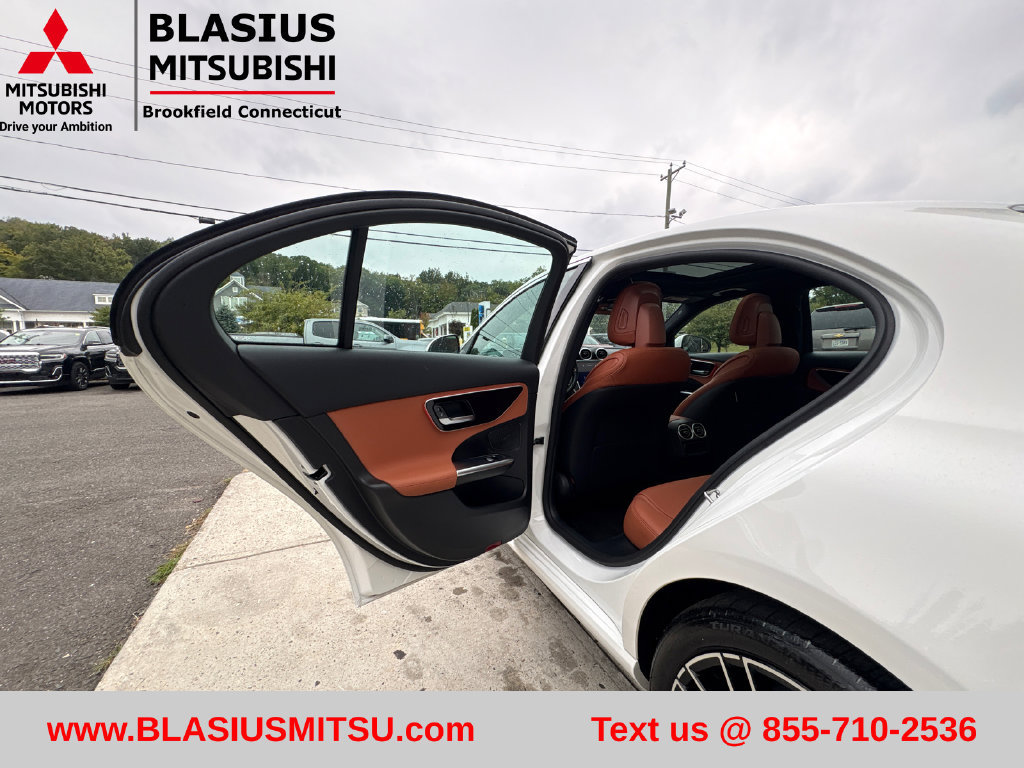 Used 2023 Mercedes-Benz C 300 4MATIC Sedan image 34