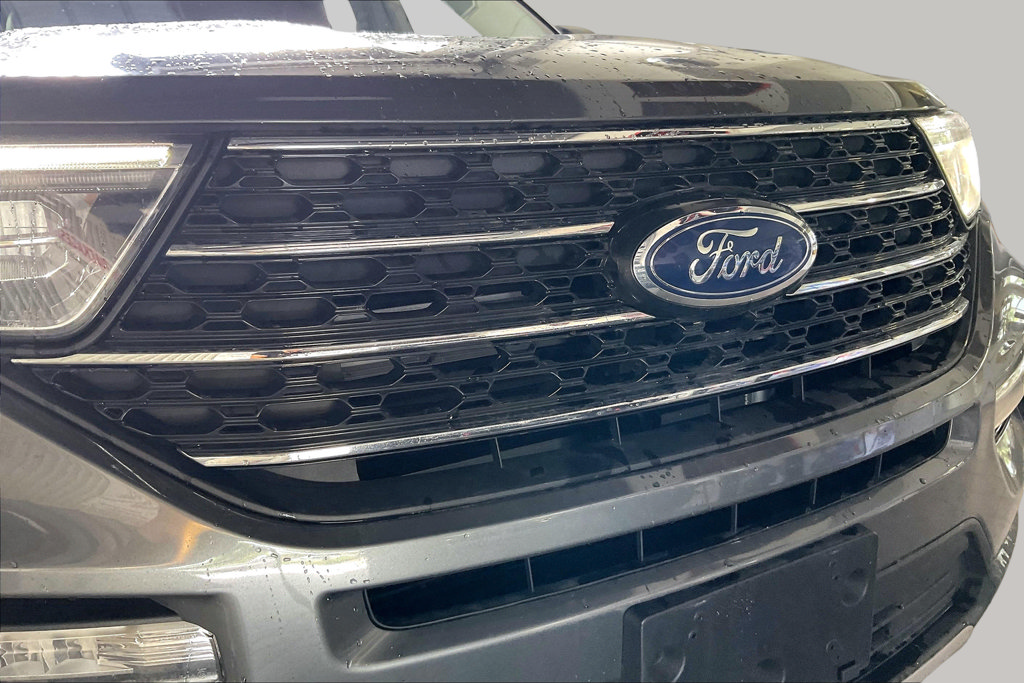 Used 2023 Ford Explorer XLT AWD/4WD image 25