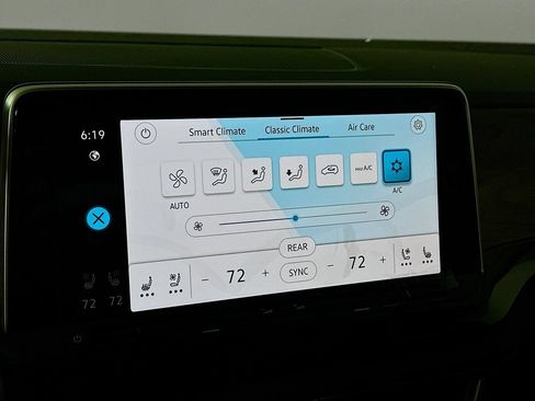 Used 2026 Volkswagen Atlas SE w/ Panoramic Sunroof Package FWD image 15