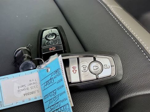 New 2025 Ford Bronco Outer Banks image 22