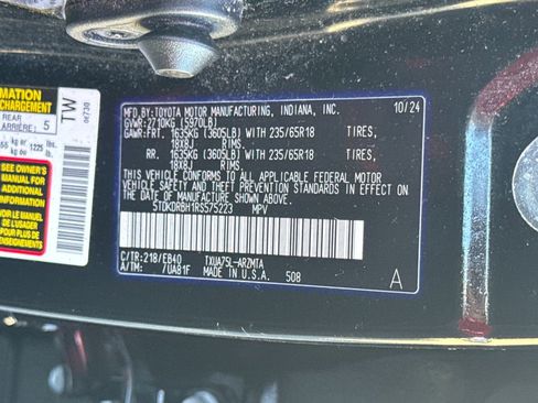 Used 2024 Toyota Highlander XLE AWD/4WD image 51