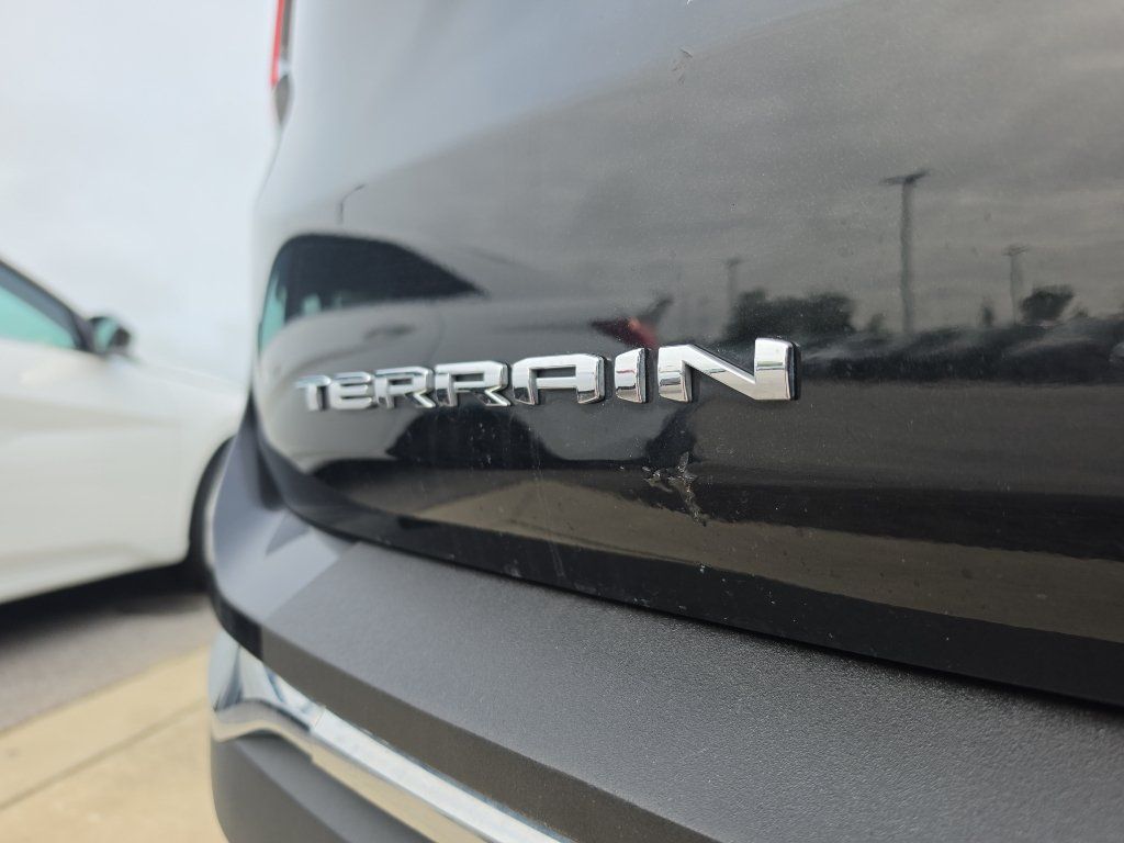 Used 2024 GMC Terrain SLT AWD/4WD image 16