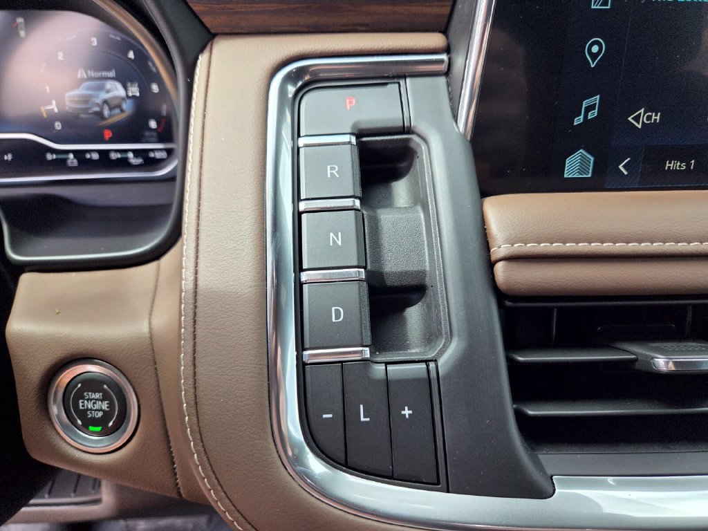 Used 2024 Chevrolet Tahoe High Country AWD/4WD image 29
