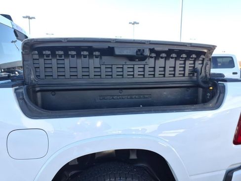 Used 2021 RAM 1500 Limited w/ Body Color Bumper Group image 8