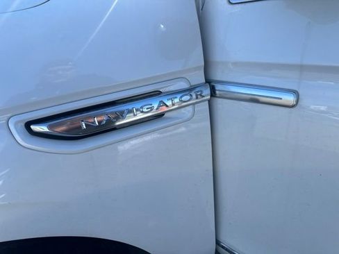 Used 2020 Lincoln Navigator Reserve w/ Luxury Package image 38