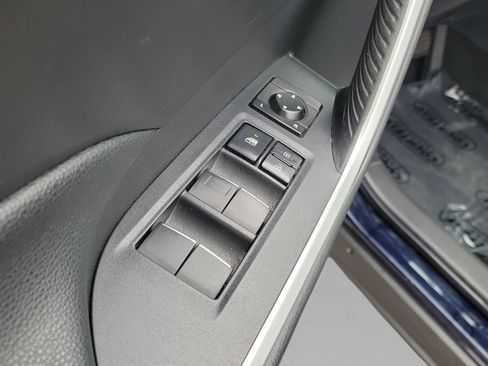 Used 2020 Toyota RAV4 XLE Premium image 16