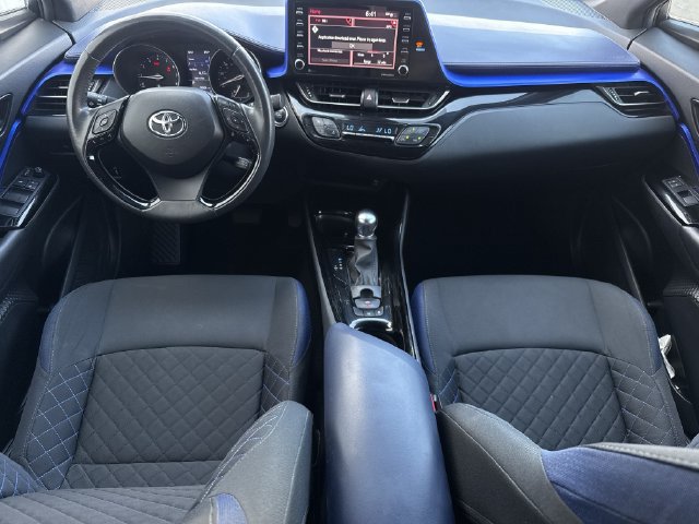 Used 2020 Toyota C-HR XLE FWD image 11