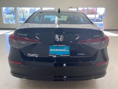 Used 2025 Honda Civic Sport Touring image 8