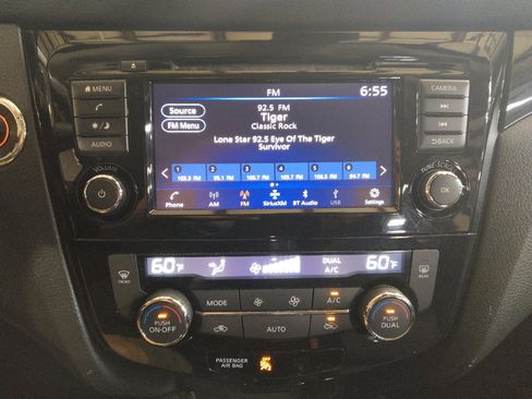 Used 2021 Nissan Rogue Sport SV FWD image 25