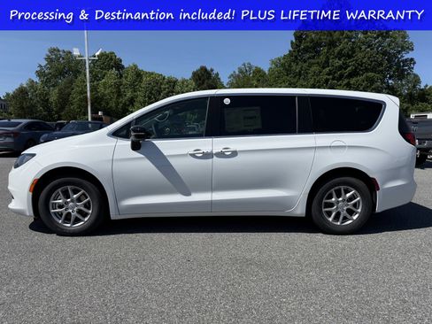 New 2026 Chrysler Voyager LX FWD image 6