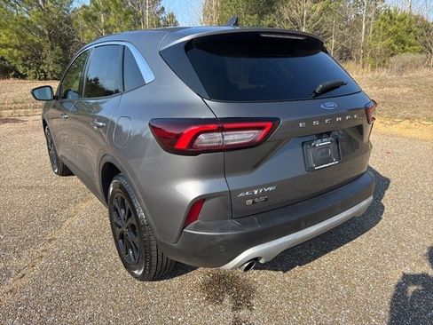Used 2023 Ford Escape Active w/ Tech Pack #1 image 4