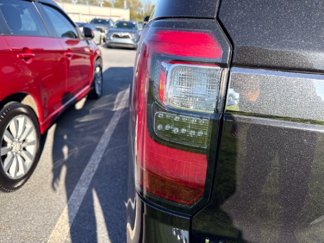 Used 2021 Ford Expedition Max Limited AWD/4WD image 17