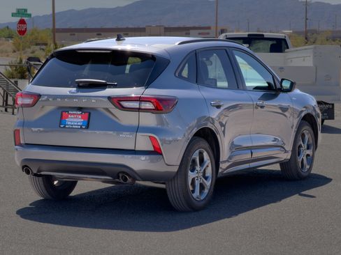 Used 2024 Ford Escape ST-Line image 5