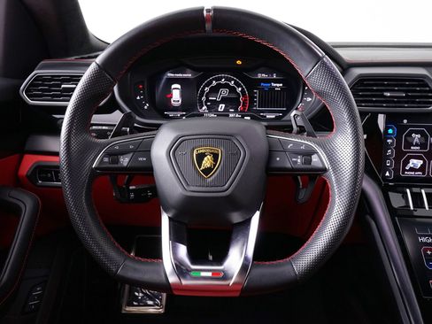 Used 2022 Lamborghini Urus AWD/4WD image 21