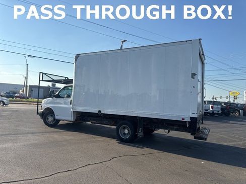 Used 2018 Chevrolet Express 3500 image 7
