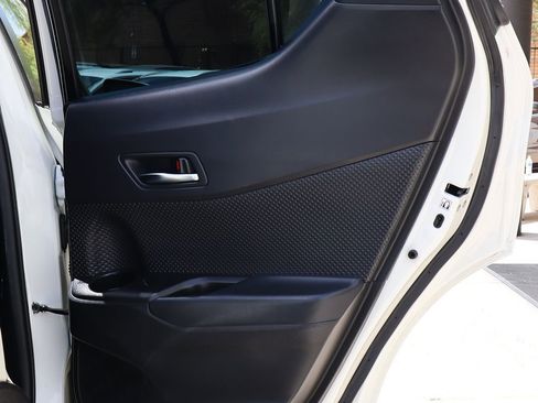 Used 2020 Toyota C-HR XLE FWD image 26