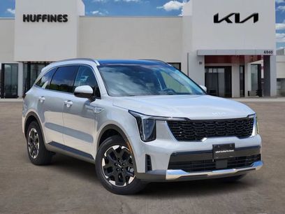 Certified 2025 Kia Sorento S w/ Panoramic Sunroof Package