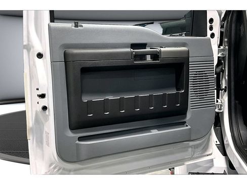 Used 2023 Ford F750 2WD Regular Cab Super Duty image 22