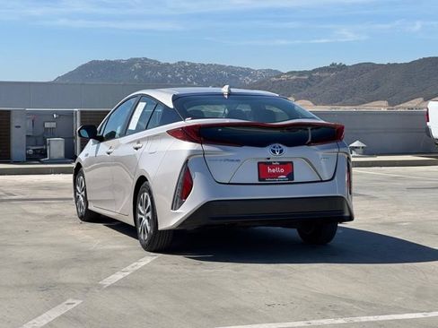 Used 2021 Toyota Prius Prime XLE w/ Carpet Mat Package (TMS) FWD image 31