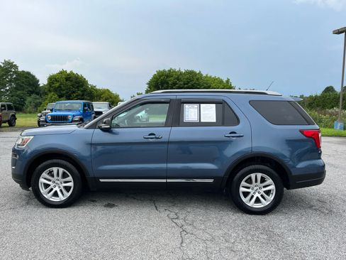 Used 2018 Ford Explorer XLT w/ Equipment Group 201A AWD/4WD image 6