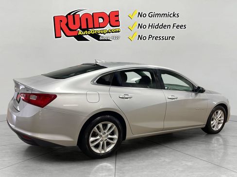 Used 2017 Chevrolet Malibu LT FWD image 6