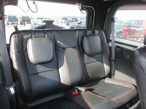 Used 2021 Jeep Wrangler Rubicon image 18