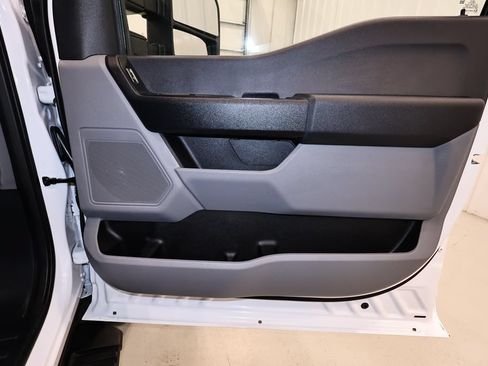 Certified 2025 Ford F550 4x4 Regular Cab Super Duty image 23