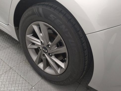 Used 2020 Kia Optima LX image 31