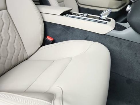 Certified 2026 Volvo XC90 B6 Plus w/ Protection Package Premier AWD/4WD image 39