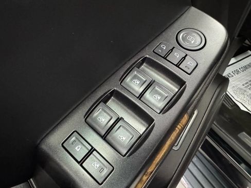 Used 2016 GMC Yukon Denali w/ Enhanced Security Package image 21