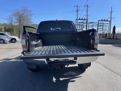 Used 2015 Toyota Tacoma 4x4 Double Cab w/ SR5 Package image 13