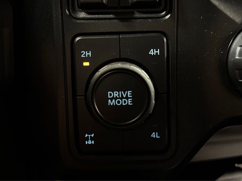 Used 2023 Ford F350 Lariat w/ Sport Appearance Package image 39