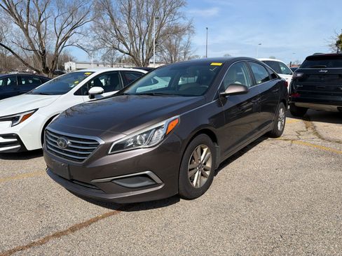 Used 2016 Hyundai Sonata SE w/ Cargo Package image 7