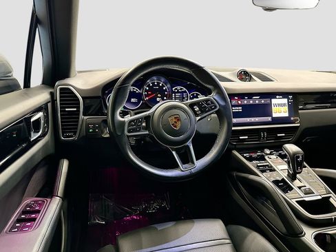 Certified 2022 Porsche Cayenne AWD/4WD image 25