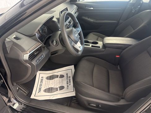 Used 2025 Nissan Altima 2.5 SV image 13
