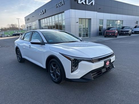 Used 2025 Kia K4 LXS image 2