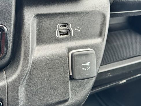 Used 2023 RAM ProMaster 2500 FWD image 23